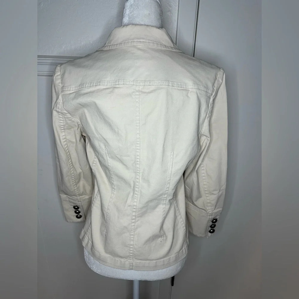 Banana Republic Cream Blazer with Notched Lapel and Tailored Fit size 6 - Picture 5 of 12